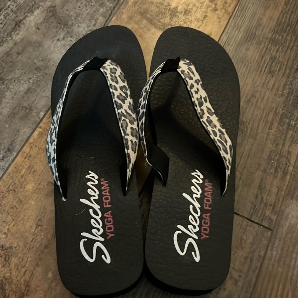 Women’s SKECHERS Yoga Foam